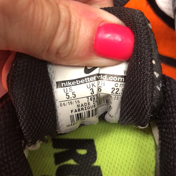 Nike tennis shoes - Picture 3 of 7